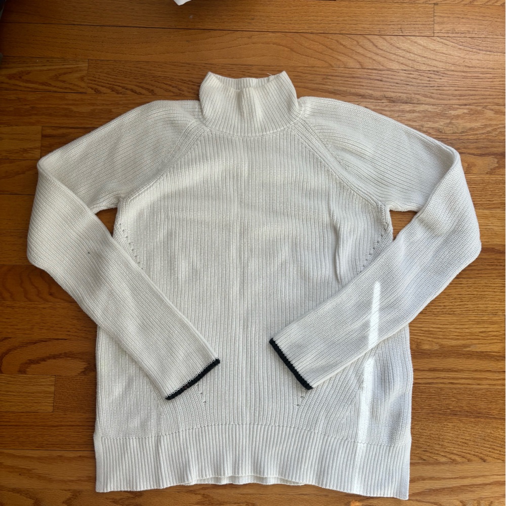 GAP sweater